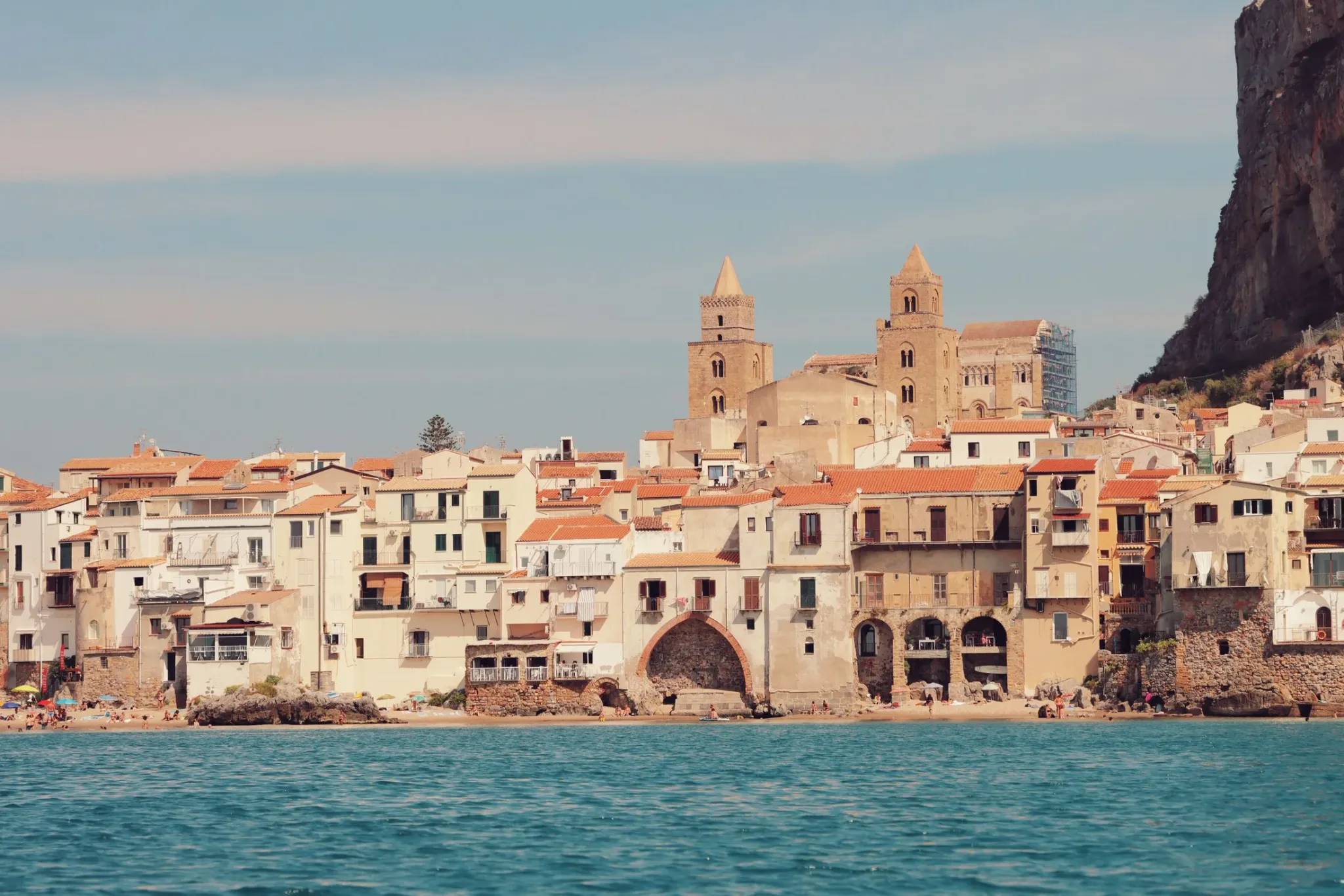 Gita a Cefalù per gruppi, tra borgo e mare